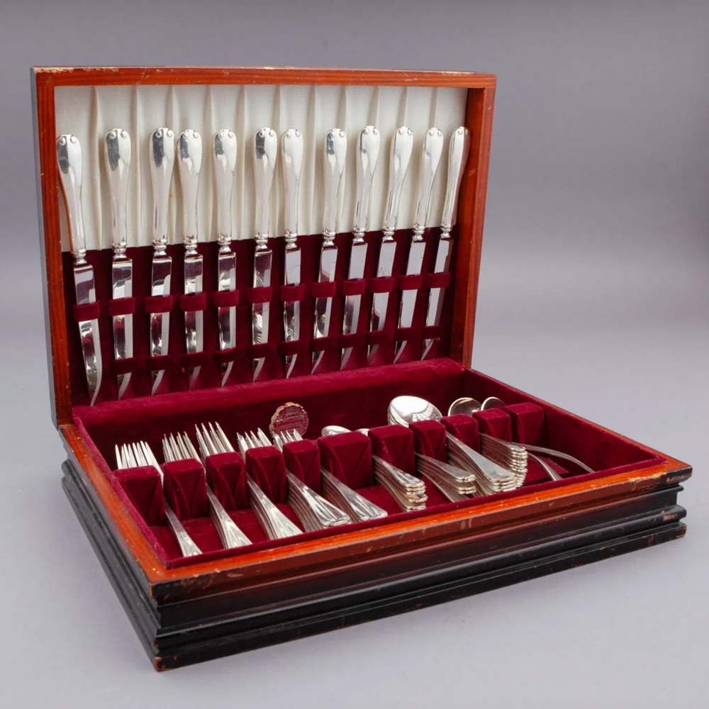 Luxurious Tiffany Co sterling flatware - Picture 3 of 16
